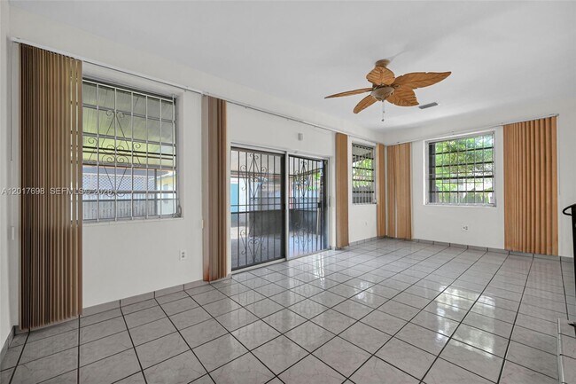 Building Photo - 244 NW 43rd St