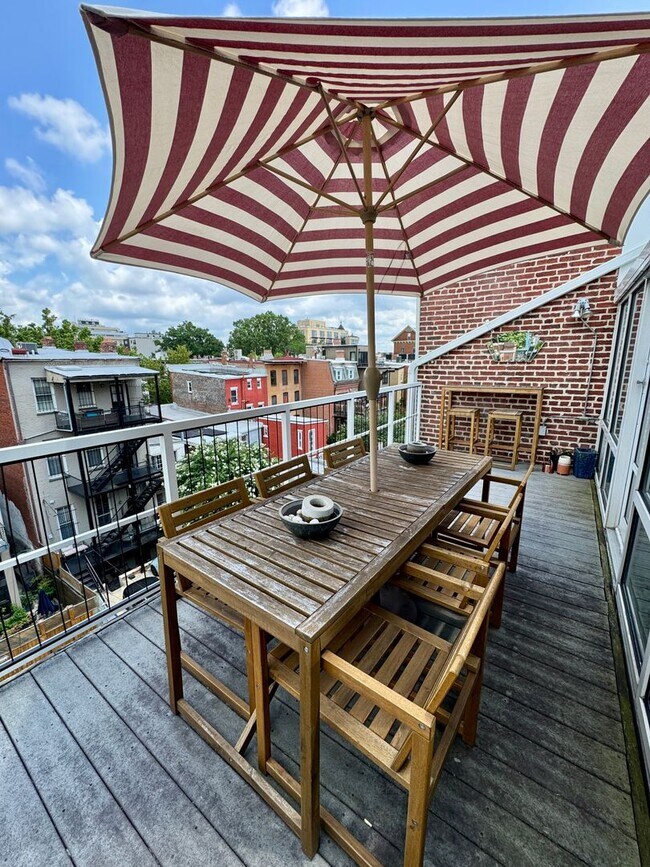Building Photo - Stunning Penthouse Two Bedroom W/Private B...