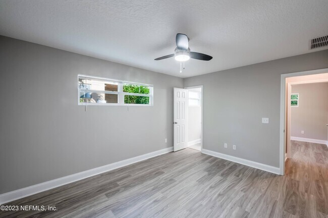 Building Photo - 6264 Diane Rd