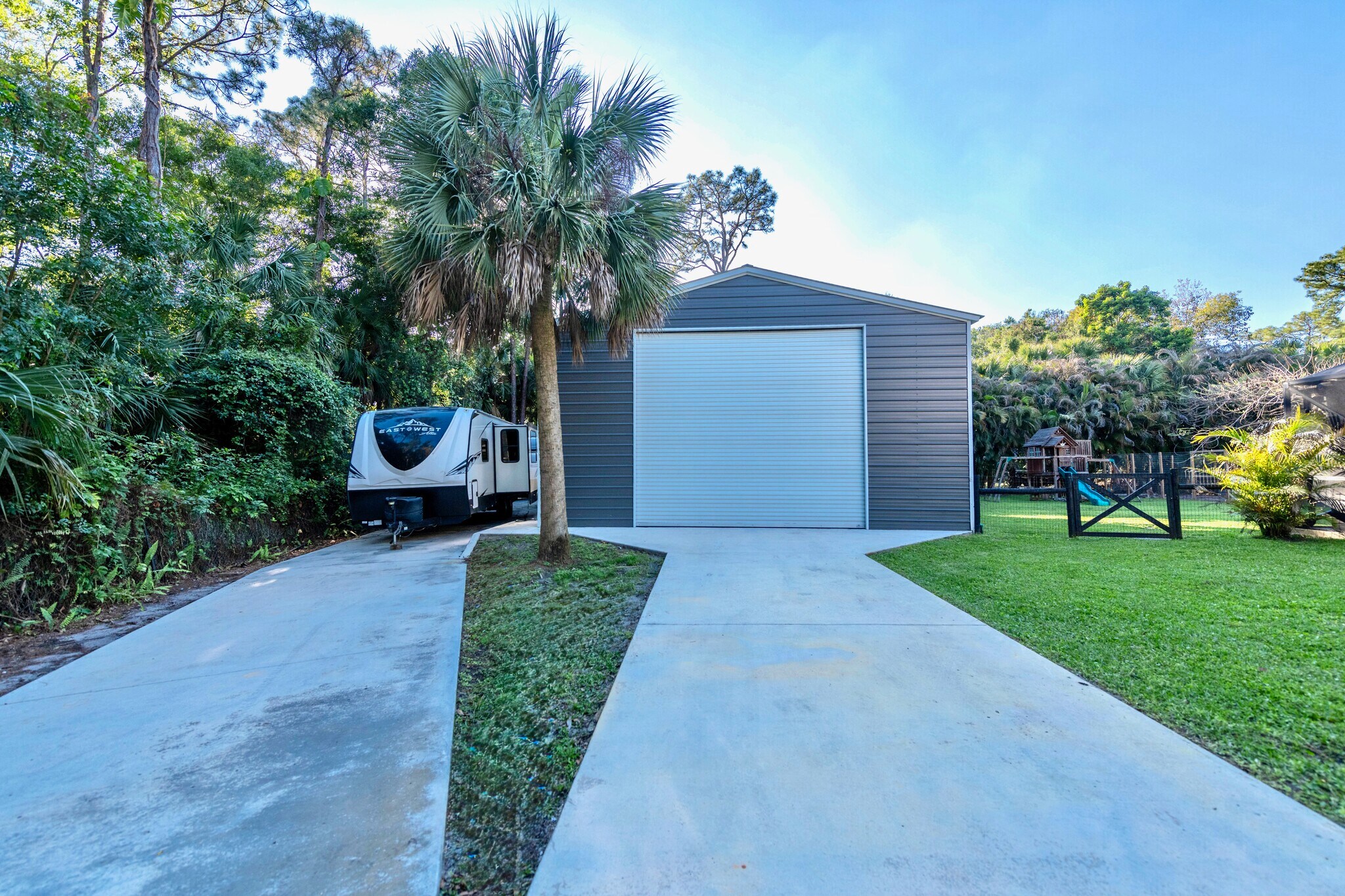 Building Photo - 16887 97th Way N