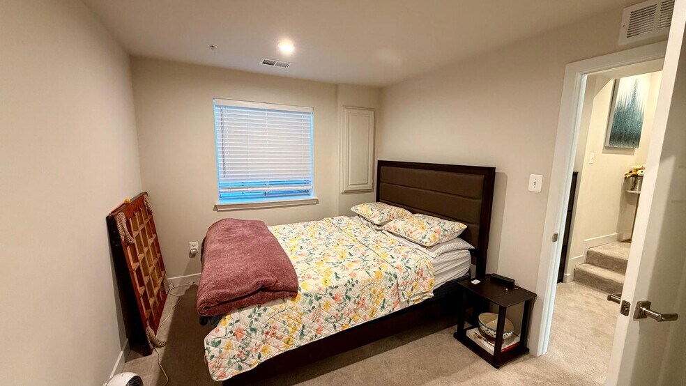 Building Photo - 6032 Goshawk St