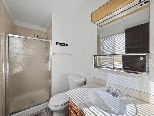 Building Photo - 14515 E Oregon Dr