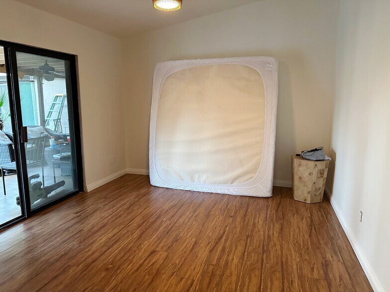 Building Photo - 43550 Carmel Cir