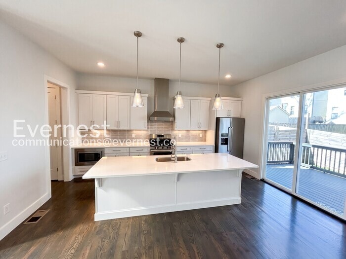 Building Photo - 915 Delmas Ave