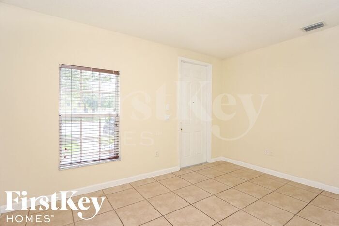 Building Photo - 2412 NE 41st Pl