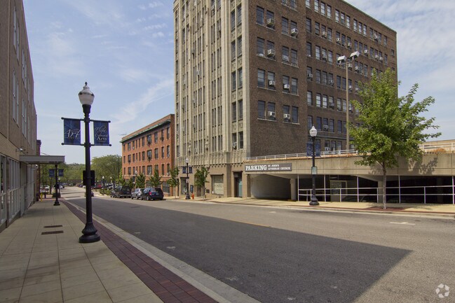 Building Photo - Center City Apartments