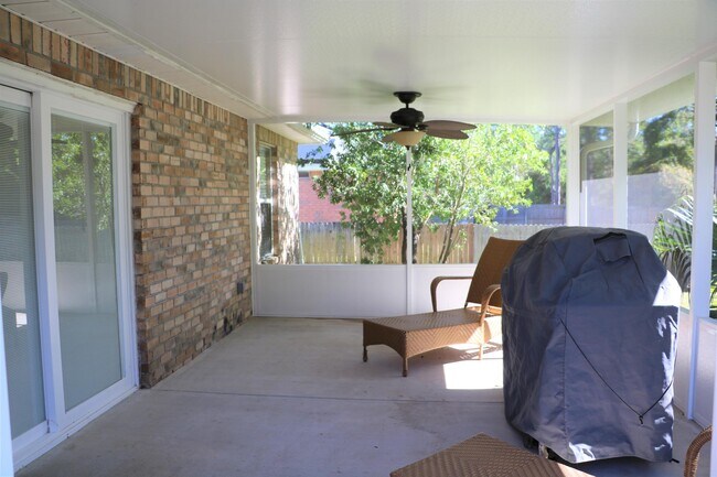 Building Photo - 6461 Arbor Ln