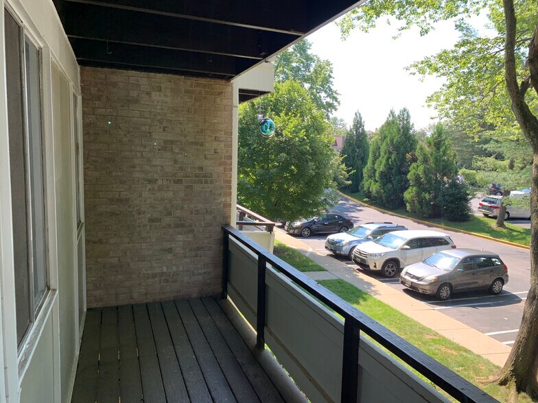 Building Photo - 7509 Spring Lake Dr