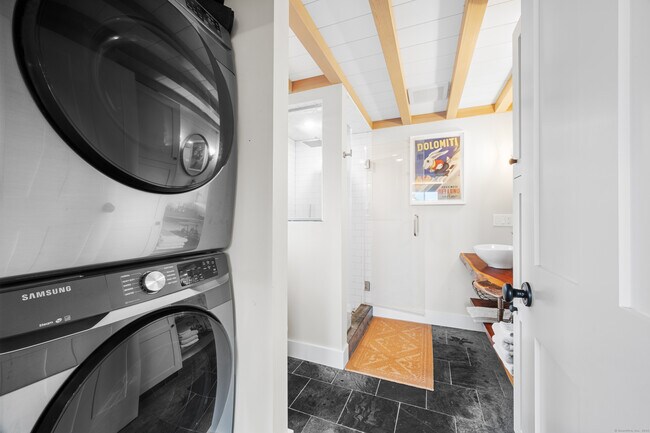 Building Photo - 65 Landing Rd