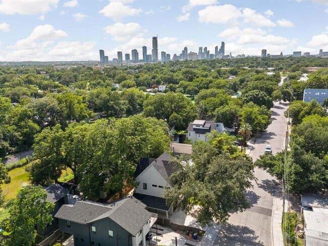 Building Photo - 2917 Lyons Rd