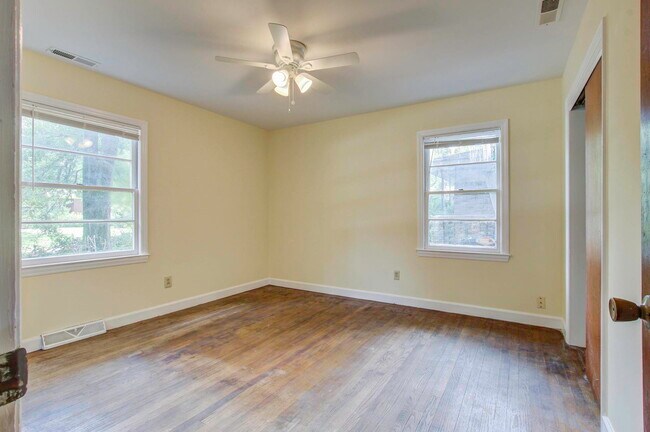 Building Photo - 1424 Brian Rd