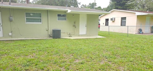 Building Photo - 151 NE 185th Terrace