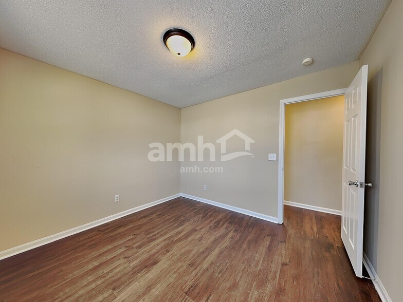 Building Photo - 4013 Wellingham Ln