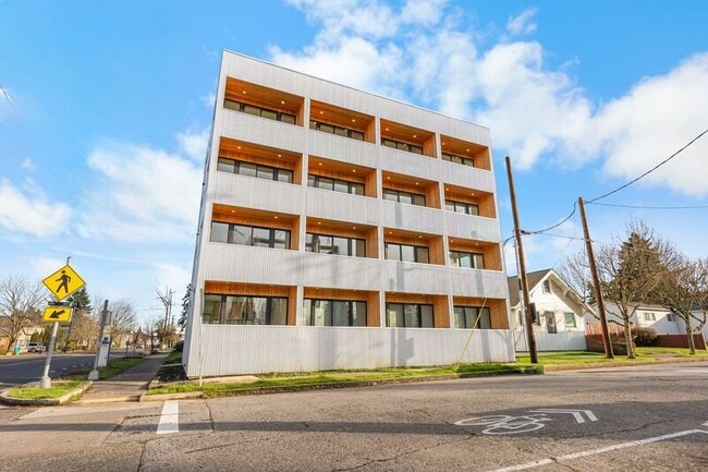 Building Photo - 7480 N Delaware Ave