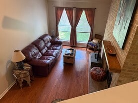 Building Photo - 1506 Cinnamon Path