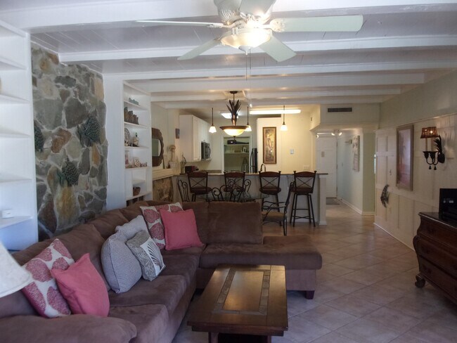 Building Photo - 5650-5A1A A1A S