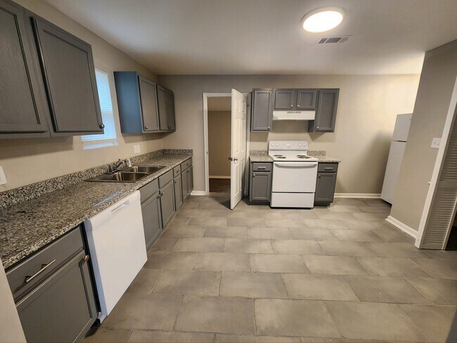 Building Photo - 4608 Princeton Dr