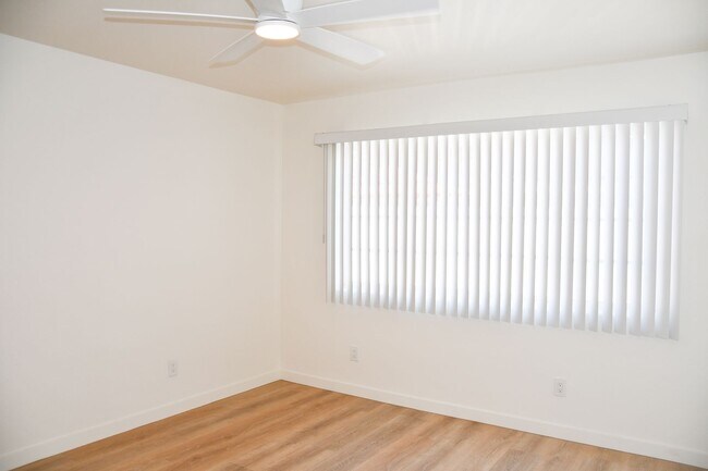 Building Photo - Parker (388) North