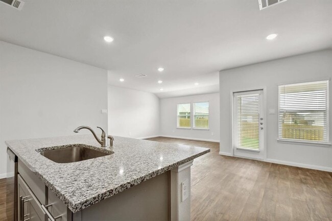 Building Photo - 210 Briggs Ln