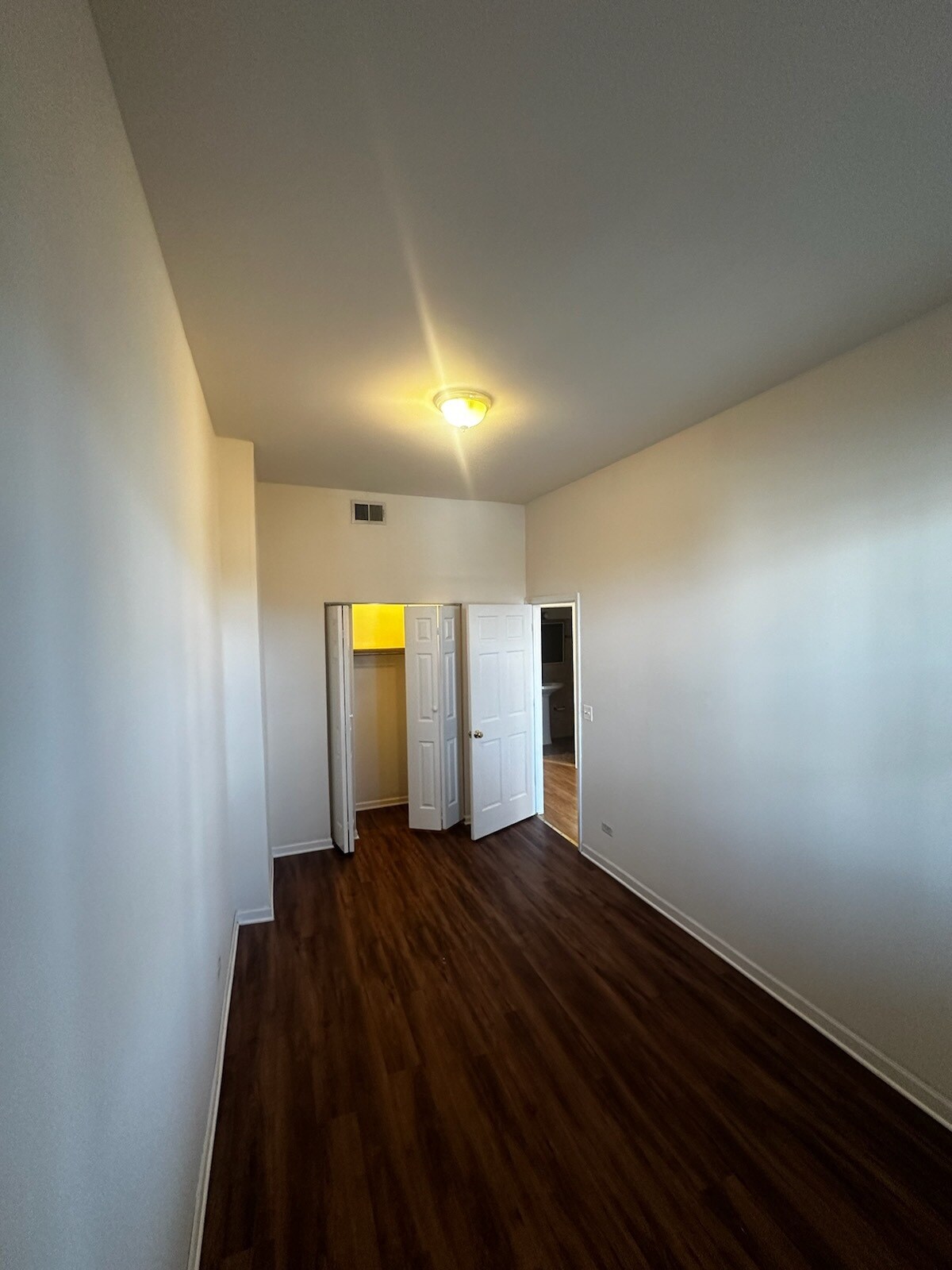 Building Photo - 1021 S Racine Ave