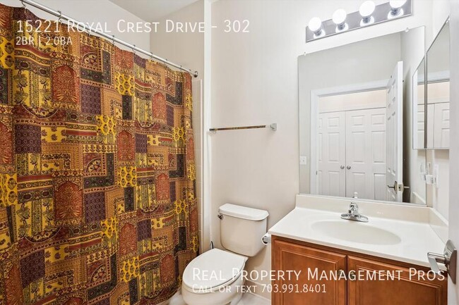 Building Photo - 15221 Royal Crest Dr