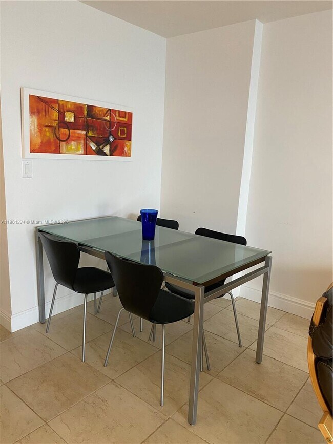 Building Photo - 5401 Collins Ave