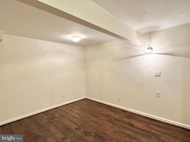 Building Photo - 105 Staunton Ct