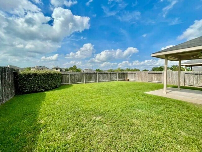 Building Photo - 21510 Sierra Long Dr