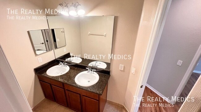 Building Photo - 1900 Garden Sage Dr