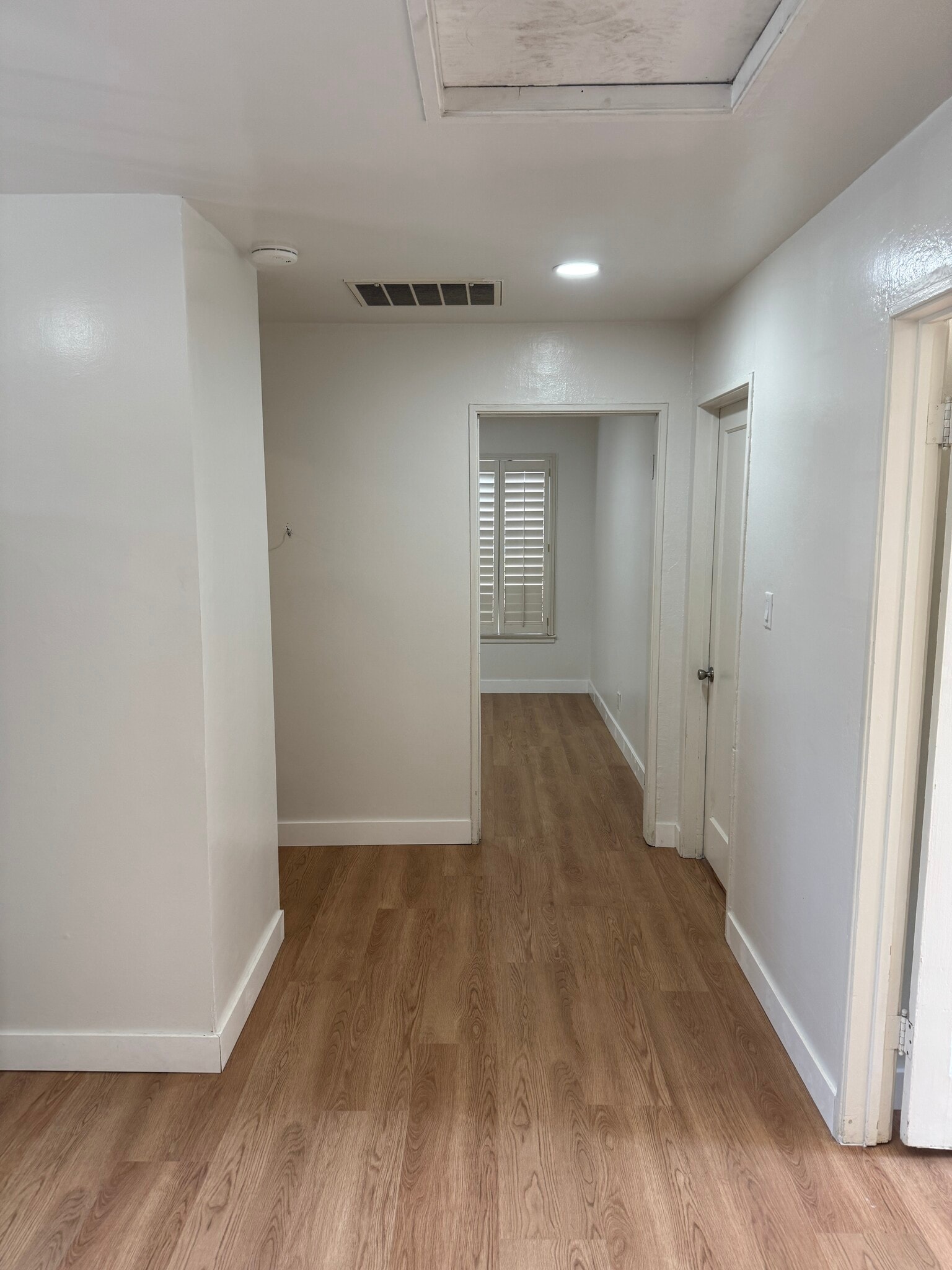 Building Photo - 520 Richmond Ave