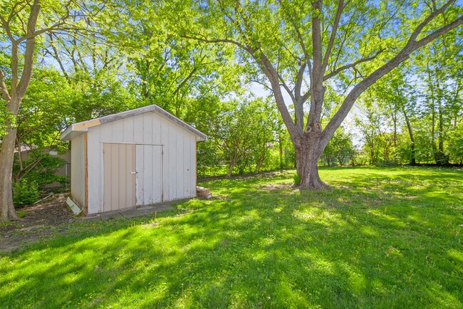 Building Photo - 433 Hackberry Rd