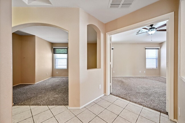 Building Photo - 8205 S 45th Ln