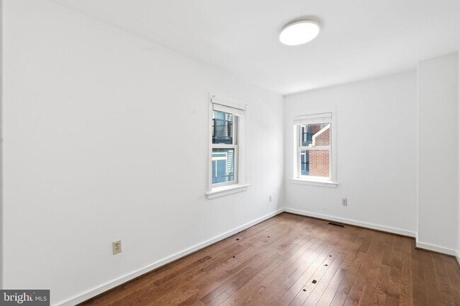 Building Photo - 914 N St NW