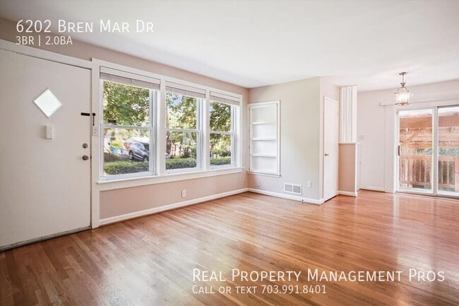 Building Photo - 6202 Bren Mar Dr