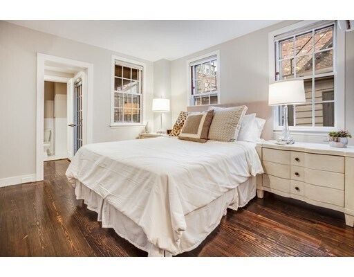 Building Photo - 36 Joy St