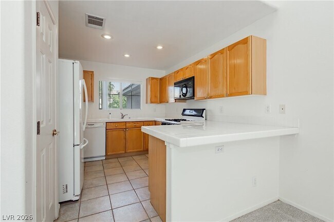 Building Photo - 301 Pine Haven St