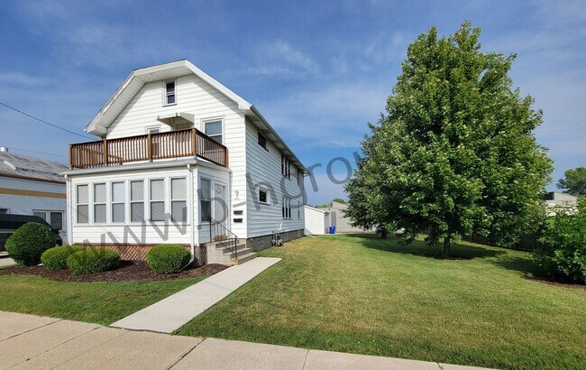 Primary Photo - 3323 14th Ave