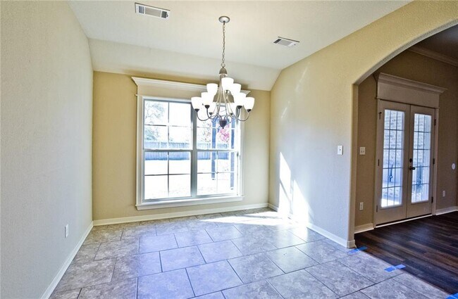Building Photo - 3761 W Providence Dr