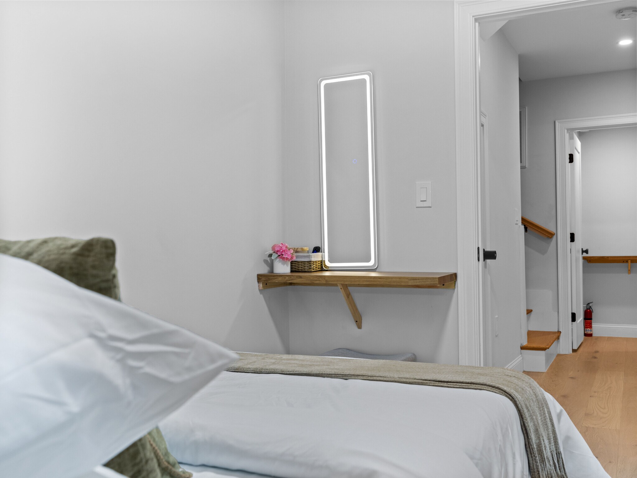 Building Photo - 566 Dorchester Ave