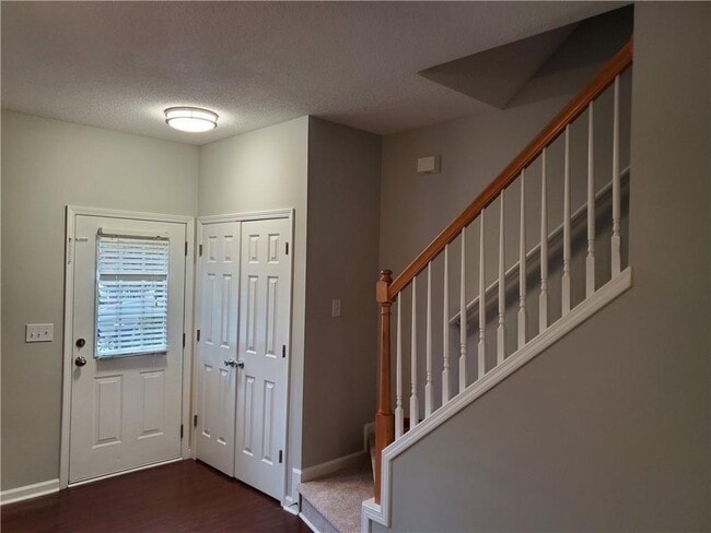 Building Photo - 4133 Howell Park Rd