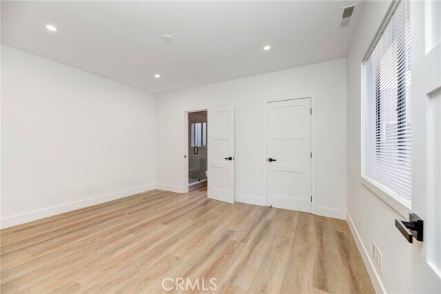 Building Photo - 1090 Loma Dr