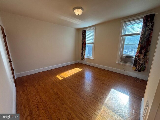 Building Photo - 214 East St