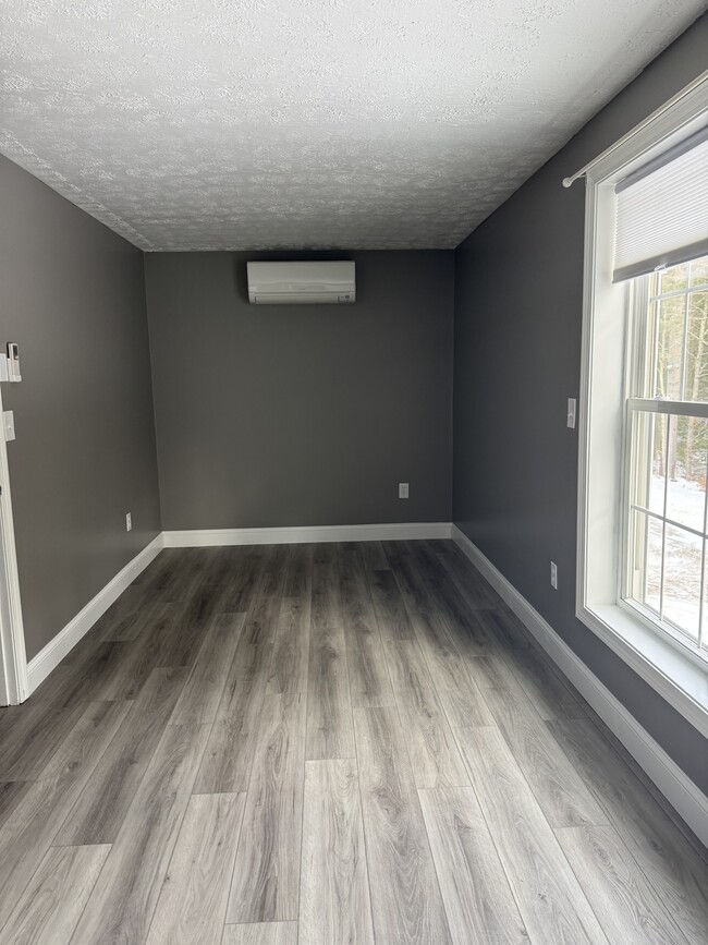 Building Photo - 94 Lewiston Rd