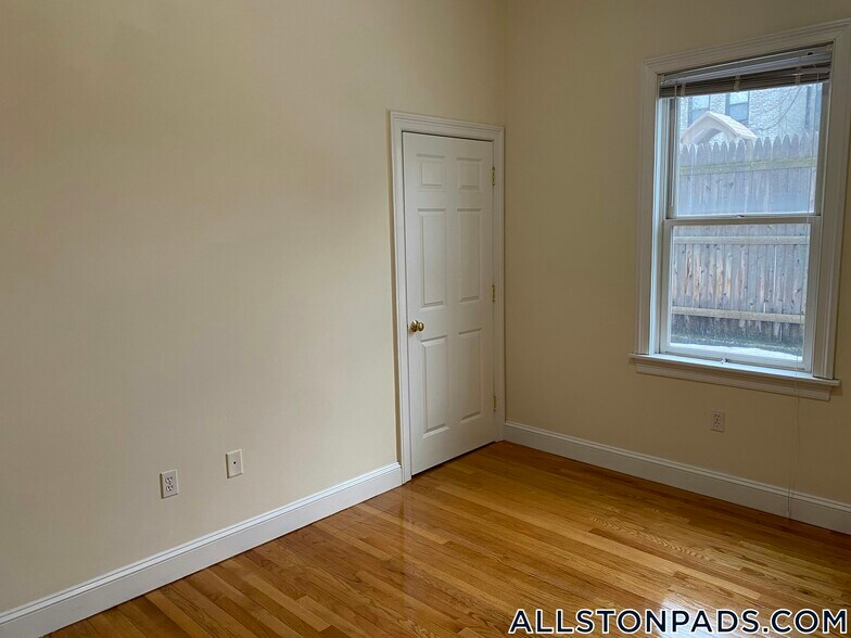 Building Photo - 9 Gardner Terrace