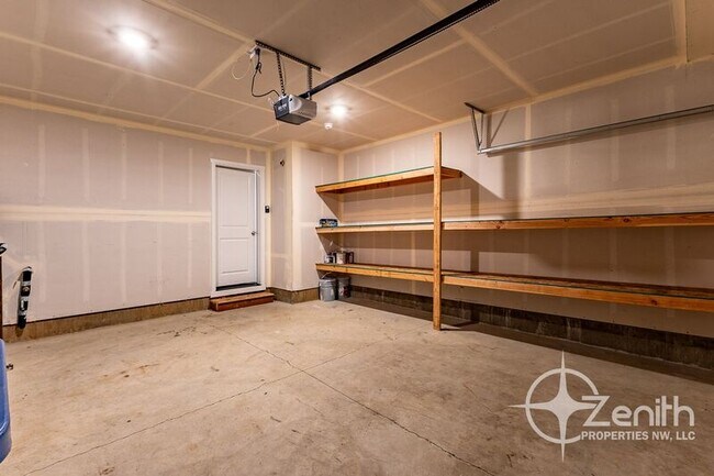 Building Photo - 215 N Layla Pl