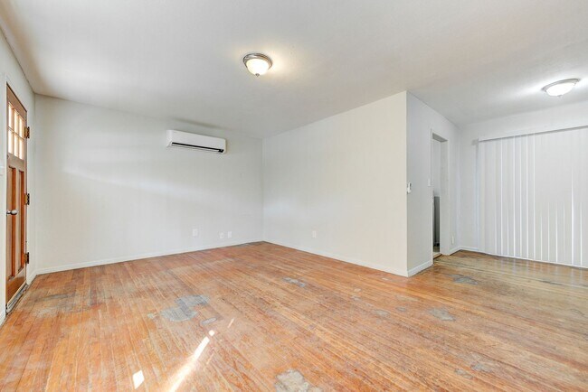 Building Photo - 2 bedroom 1 bath - Del City