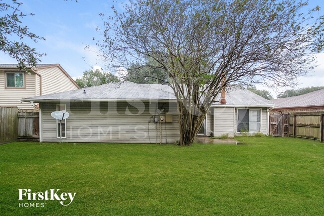 Building Photo - 11431 Stoughton Dr
