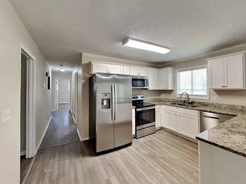 Building Photo - 550 Transit Cir