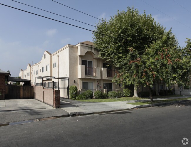 Primary Photo - 11426 Calvert St