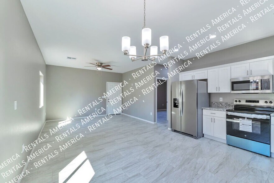 Building Photo - 1625 N Mountain View Ave